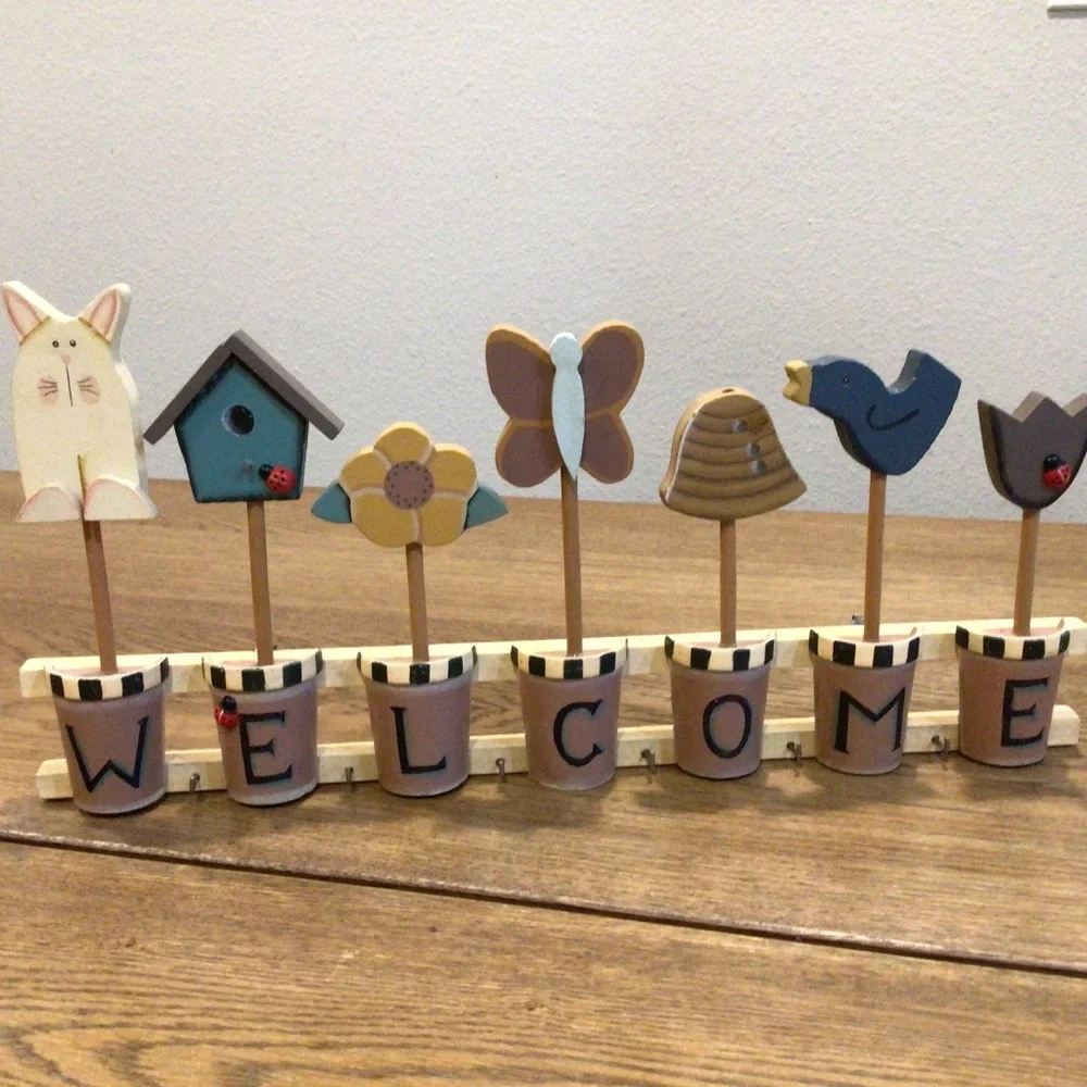 Vintage Welcome sign | Wooden Wall Key Holder